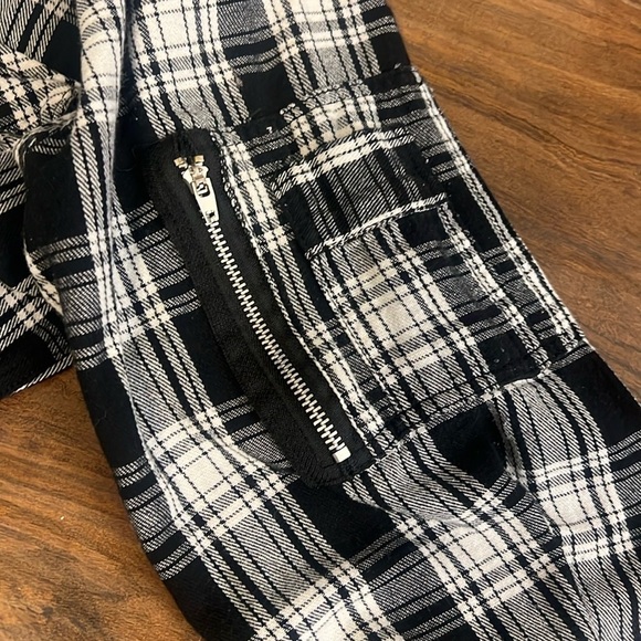 Carbon XXL Men's Black and White Plaid Shirt - Picture 12 of 12